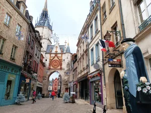 Read more about the article The clock tower of Auxerre