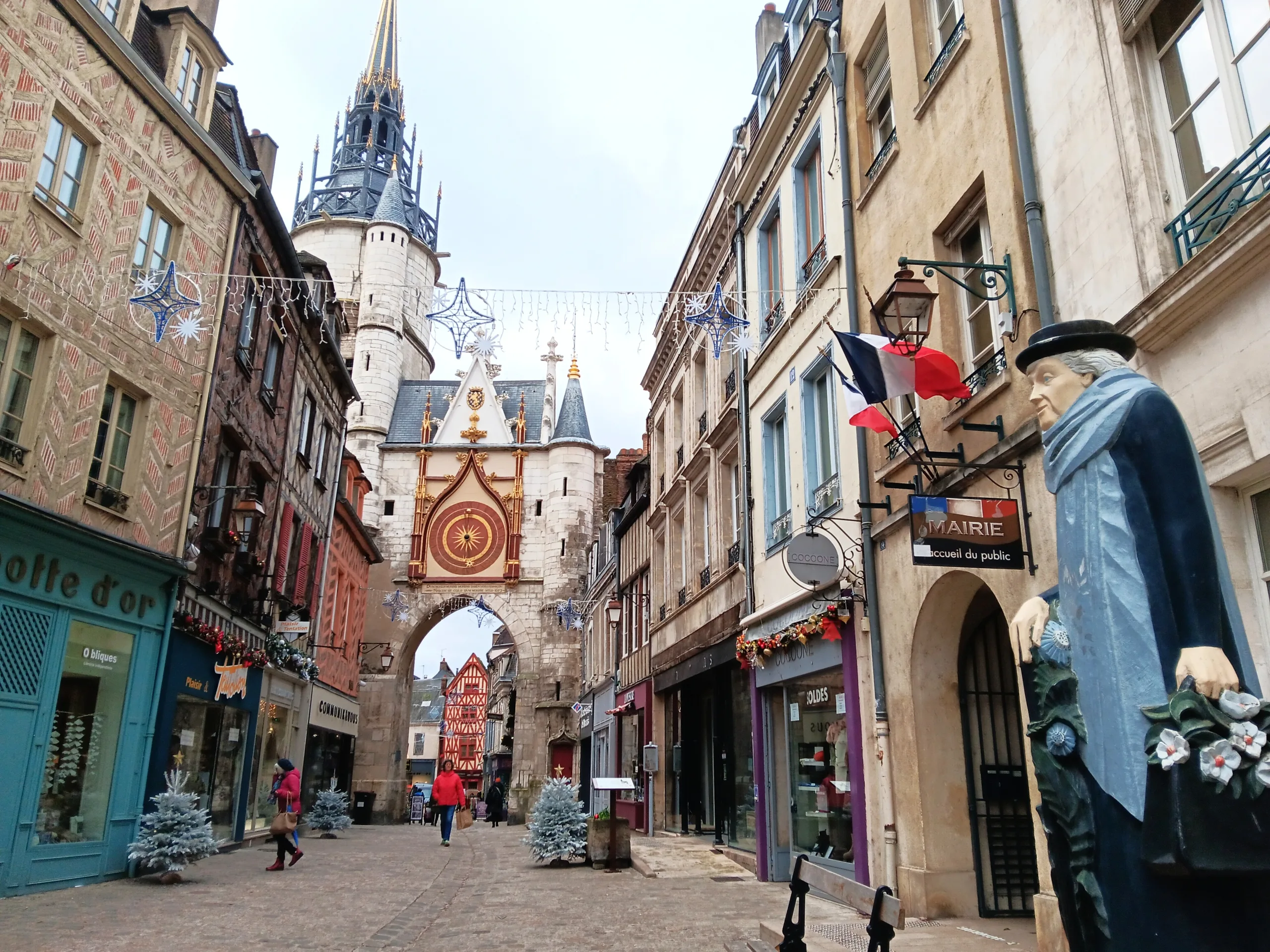 You are currently viewing The clock tower of Auxerre