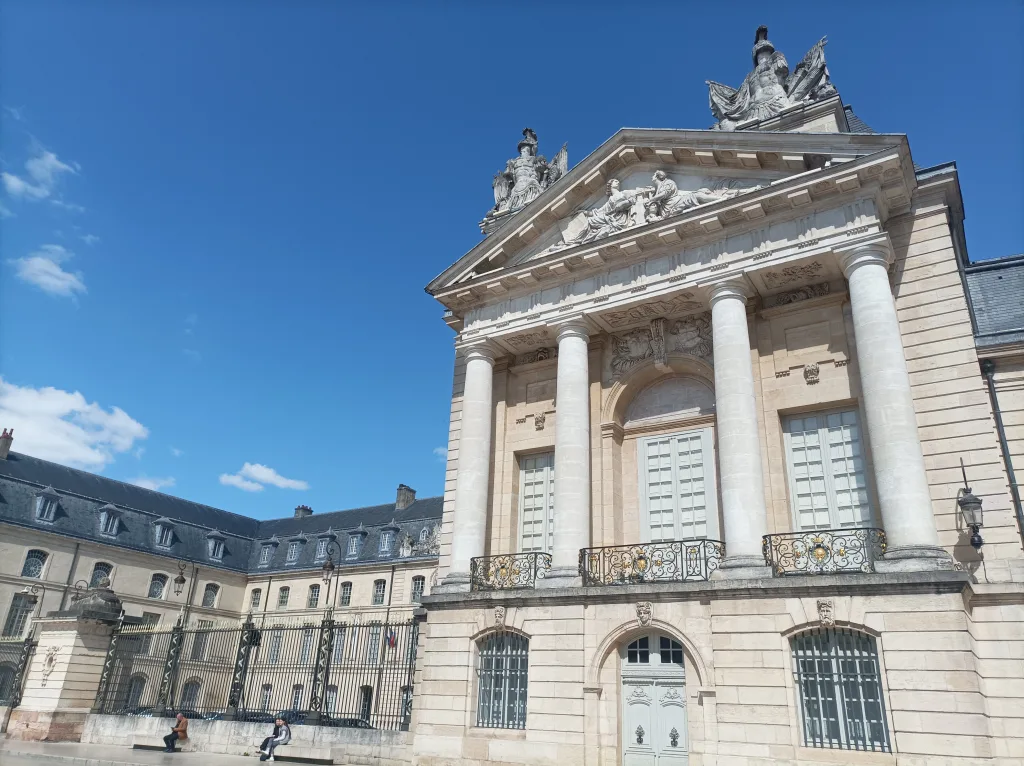 El palacio de los duques de Borgoña, Romain Bouchaud