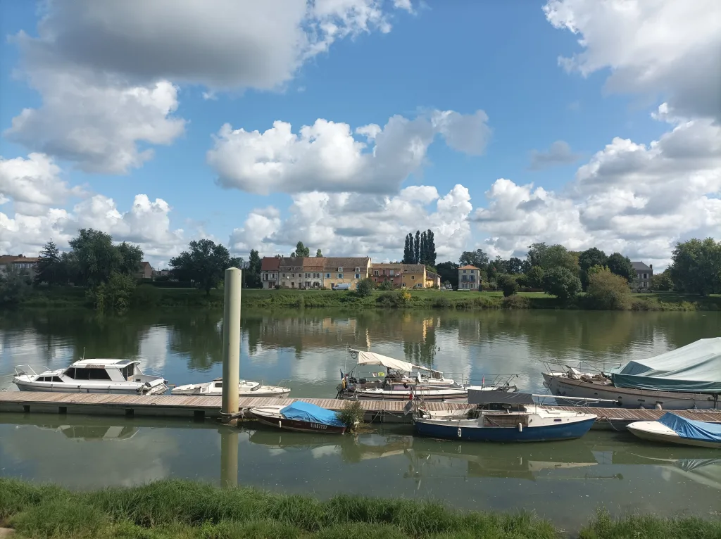 Walking tour in Tournus