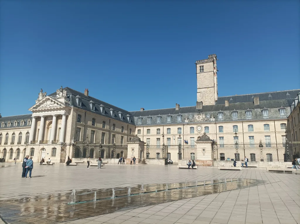 El palacio de los duques de Borgoña, Romain Bouchaud